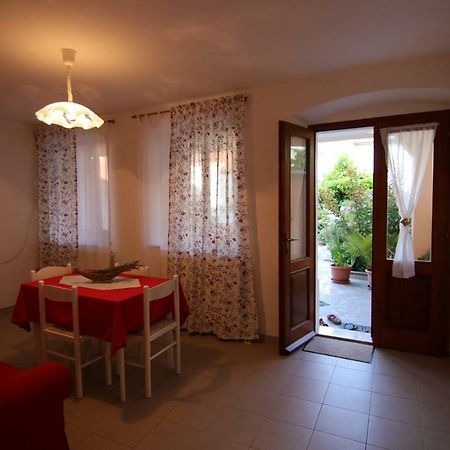 App With A Lovely Patio Mali Losinj Ngoại thất bức ảnh